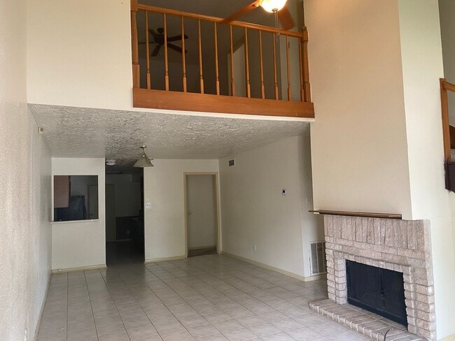 Building Photo - 4 Bedroom For Rent! $500 off the First mon...