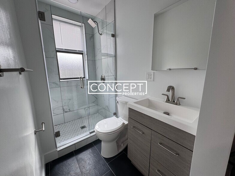 Building Photo - 11 Peterborough St