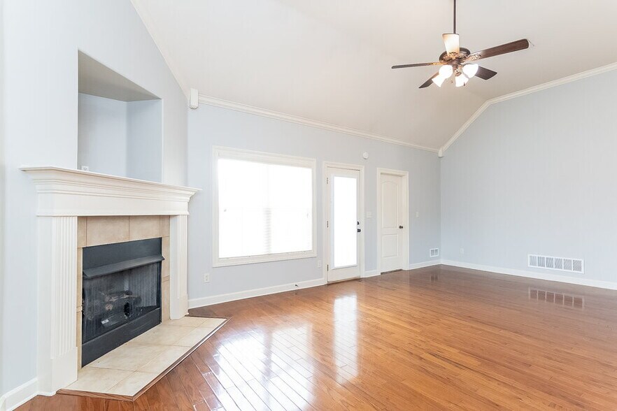 Building Photo - 3317 Champion Hills Dr