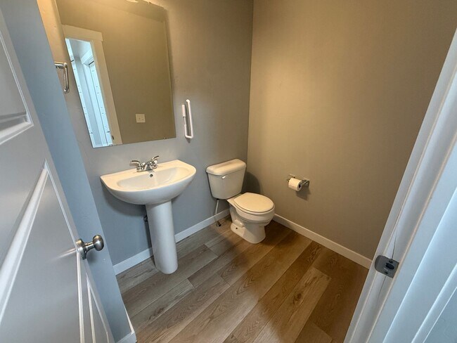 Building Photo - Single-Family Home in Desirable South Boise Location