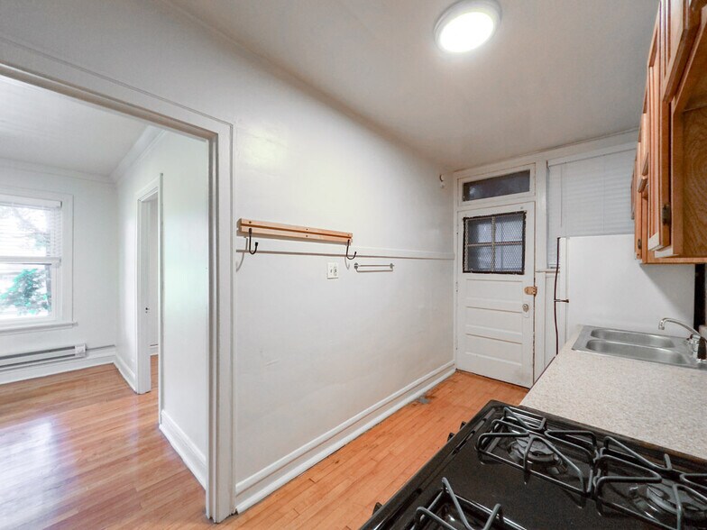 Building Photo - 4222 N Clark St