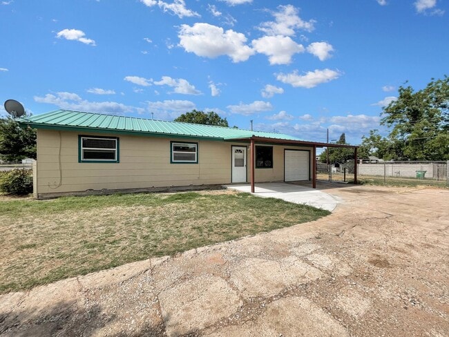 Primary Photo - 1517 N Breckon Dr
