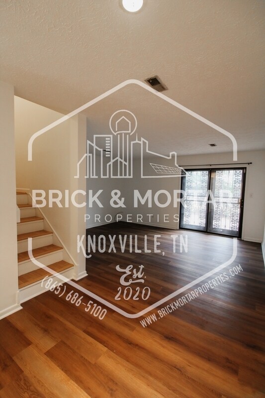 Building Photo - 4003 Valley View Dr NE