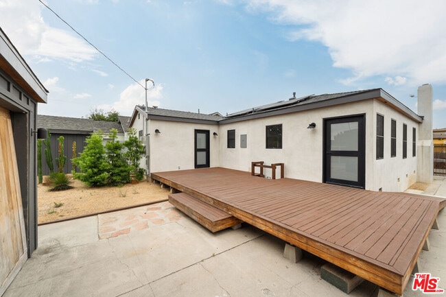 Building Photo - 6116 W 85th Pl