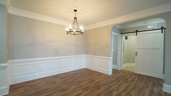 Dining - 426 Waterford Lake Dr