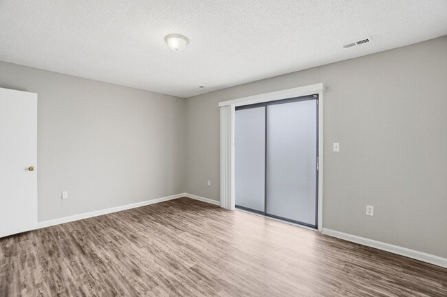 Building Photo - 3 Bedroom Ranch with a 2 Car Garage!