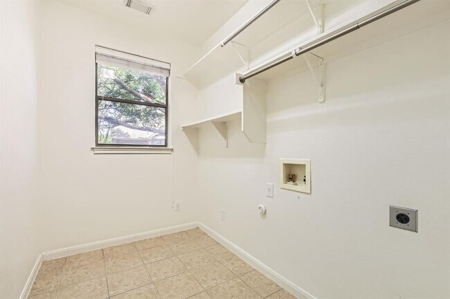 Building Photo - 2920 Agave Loop
