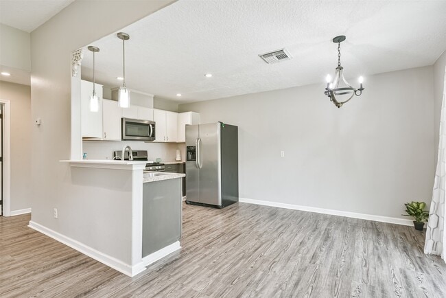 Building Photo - 5703 Alpine Heights Dr