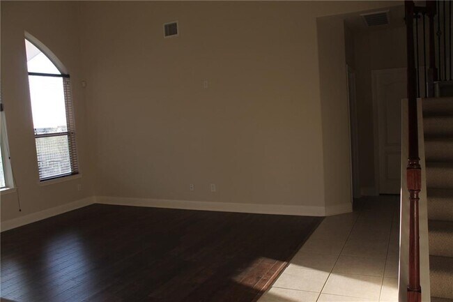 Building Photo - 2513 Rusk Ct