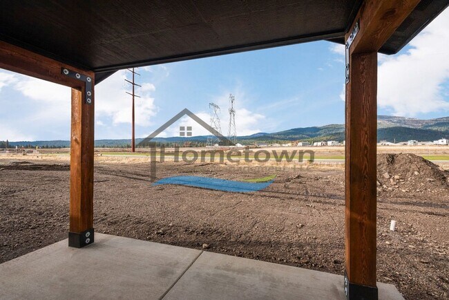 Building Photo - 3-Bedroom, 2-Bathroom Home with 3-Car Gara...