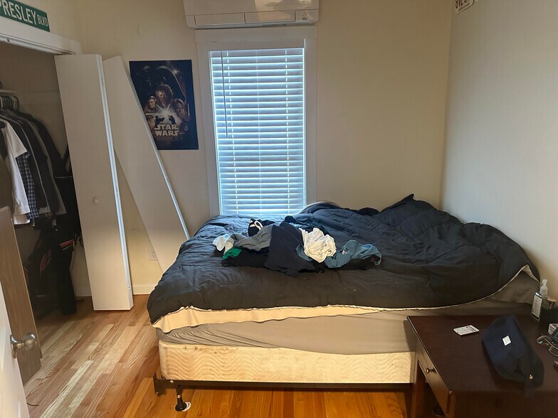 Building Photo - 519 E 3rd St