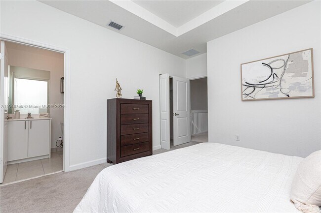 Building Photo - 12949 SW 232nd Ln