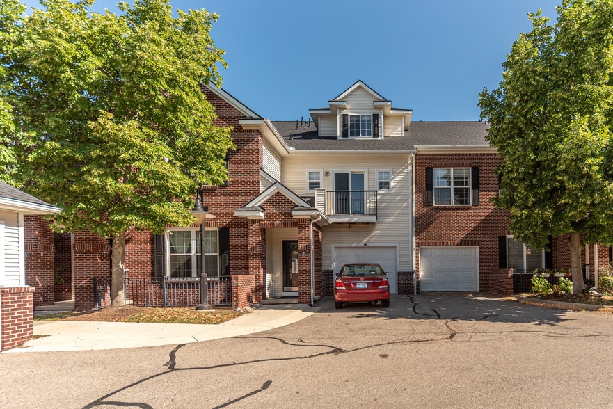 Building Photo - 301 Scio Village Ct