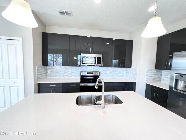 Building Photo - 1421 Captiva Cv