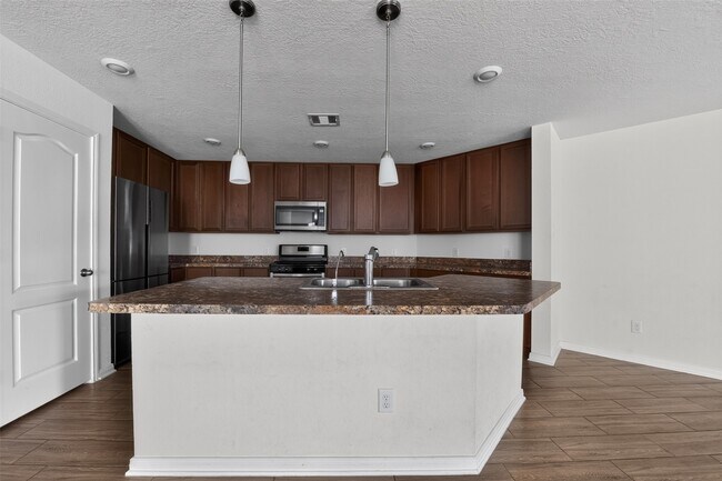 Building Photo - 6014 Wakanda Ln