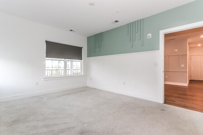 Building Photo - 827 Stiller Ln