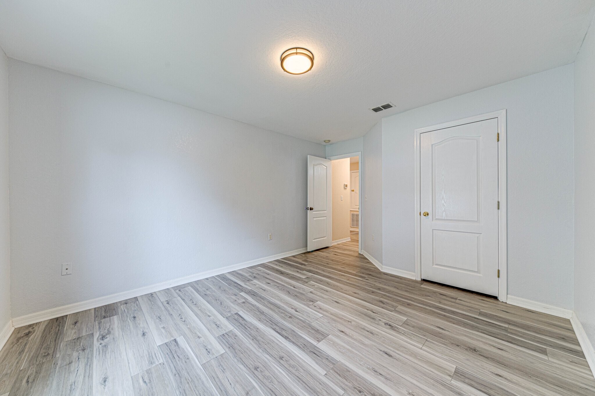 Building Photo - 1176 Lake Pl Ct