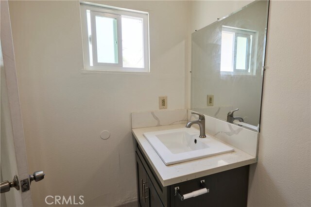 Building Photo - 170 E Floral Dr