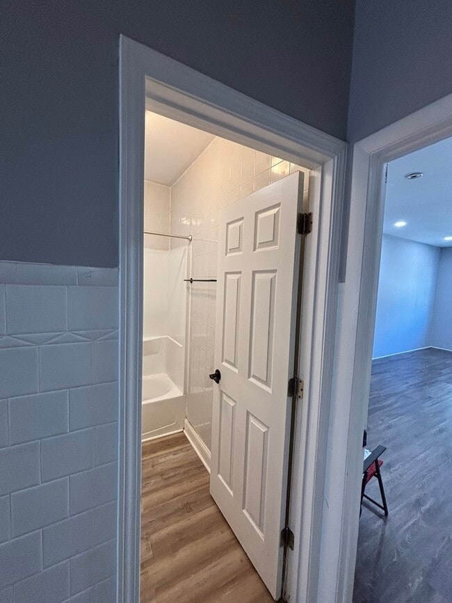 Building Photo - 3053 N Elbridge Ave