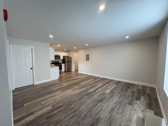 Building Photo - 37 Cottage St