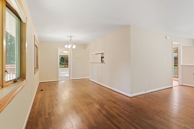 Building Photo - 2527 Swift Run St