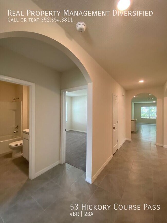 Building Photo - Lake Diamond North - Welcome Home