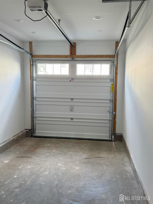 Building Photo - 218 Park Ln