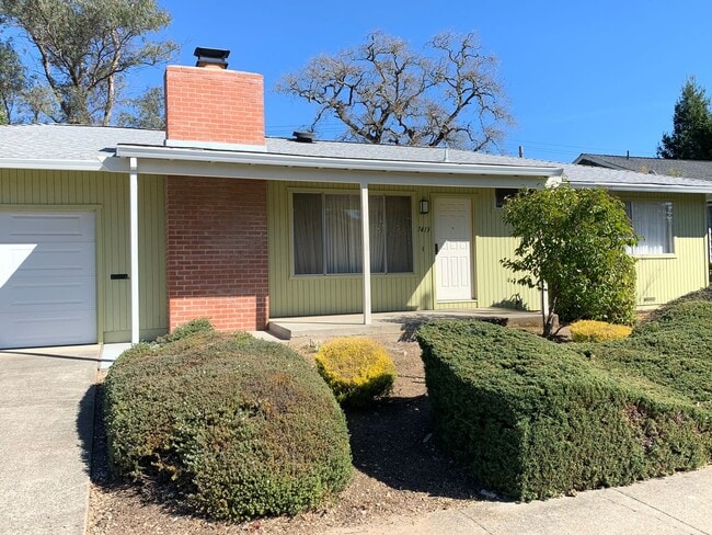 Primary Photo - Oakmont's 55+ active adult community