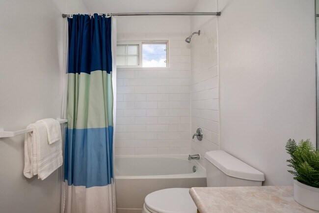 Building Photo - Unfurnished, 1 Bedroom/1 Bath, Ohana