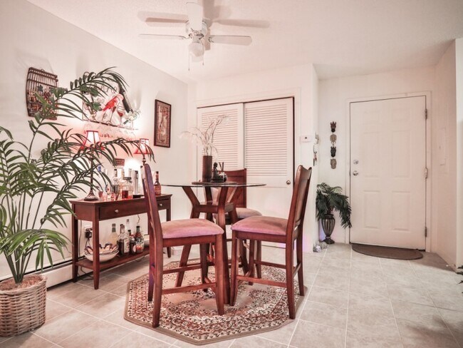 Interior Photo - Whispering Meadows