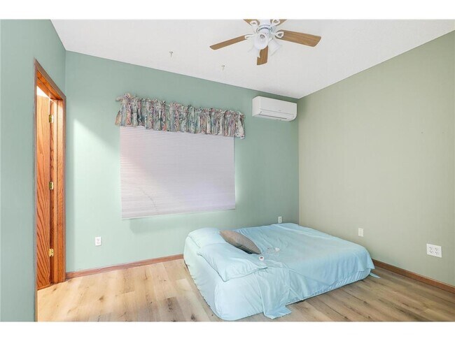 Building Photo - 11333 Welcome Ave N