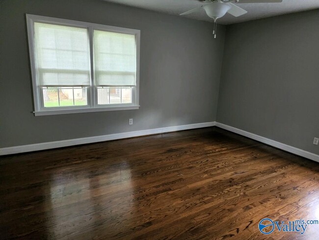 Building Photo - 119 Ridgeway Ave