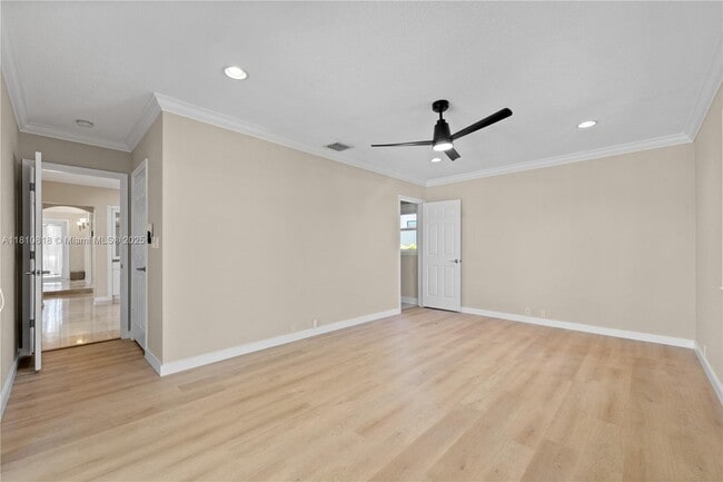 Building Photo - 2761 NE 22nd Ct