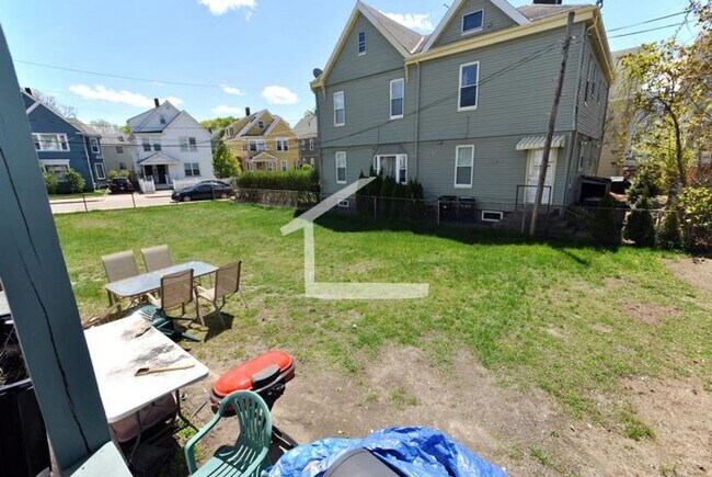 Building Photo - 243 N Harvard St