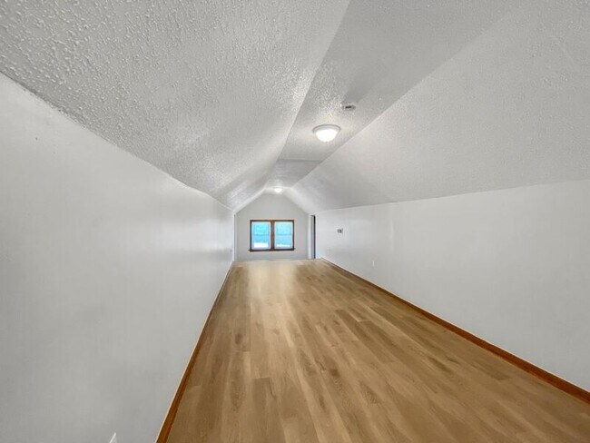Building Photo - 6608 E 67th St