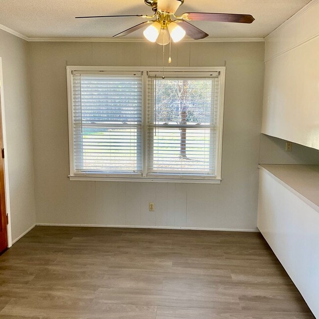 Building Photo - Brick Ranch Style home with 3 Bedrooms, 2.5 Baths, Full Unfinished Basement In Iron Station NC