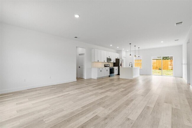 Building Photo - 5107 SW 164th Street Rd