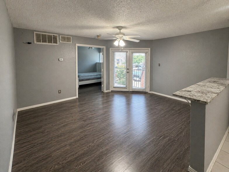 Building Photo - 1704 Baird Farm Cir