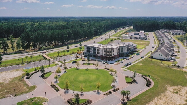 Building Photo - Modern Apartments Conveniently Located off Backwater Parkway!