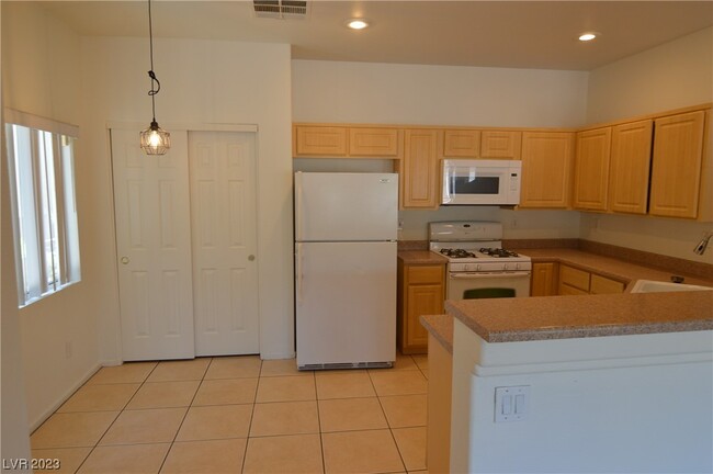 Building Photo - 6560 Bucking Horse Ln