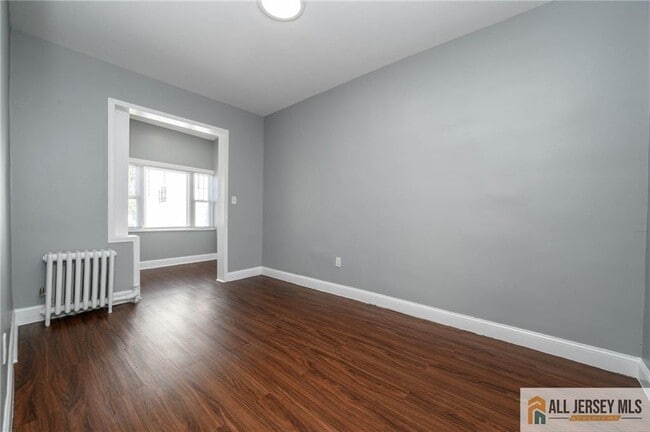 Building Photo - 307 Pershing Ave