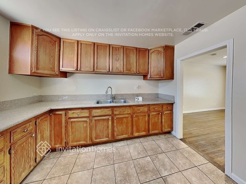 Building Photo - 12476 Adelphia Ave