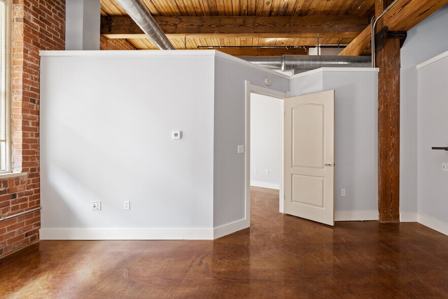 Building Photo - 55 S Harding St