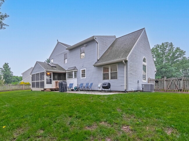 Building Photo - "Stunning 4-Bed Gem with Finished Basement...