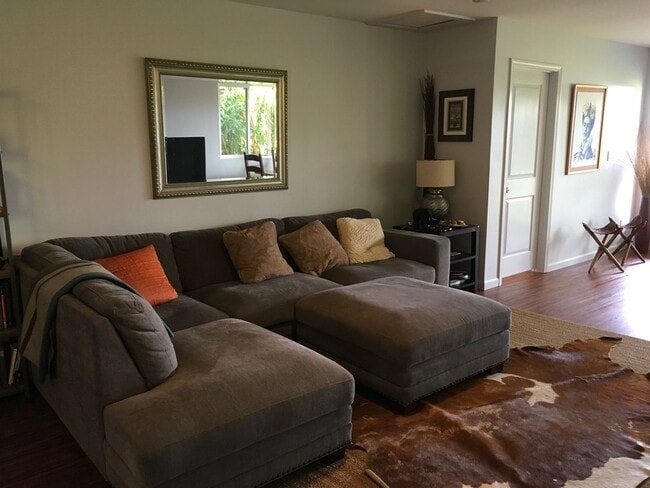 Building Photo - Unfurnished 3BR/2BA Home Next to Punahou School