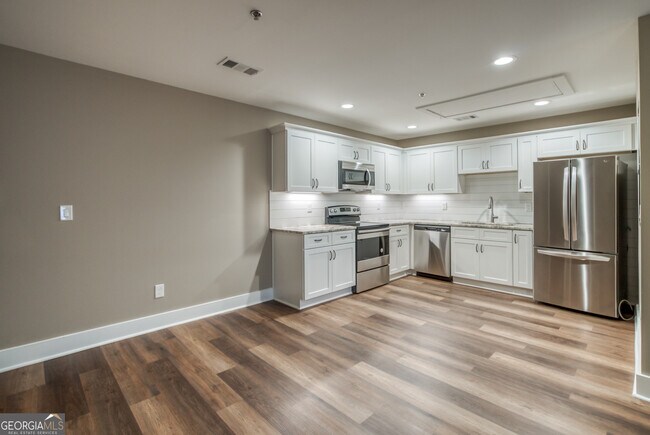 Building Photo - 224 Alcovy St