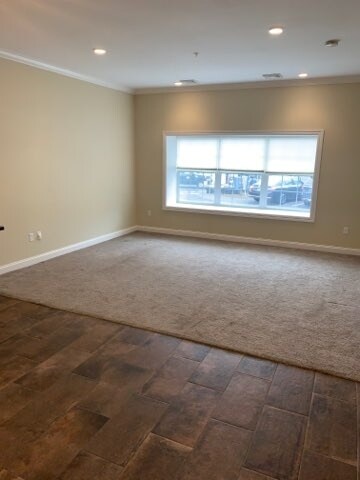 Building Photo - 400 Spencer St