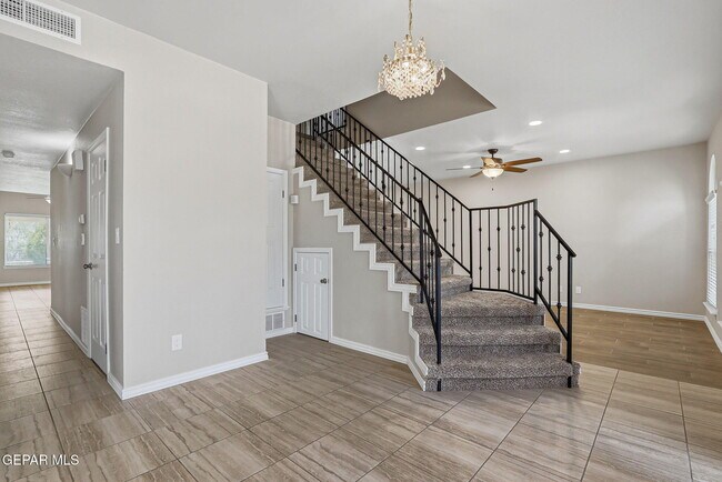 Building Photo - 825 Dulce Tierra Dr