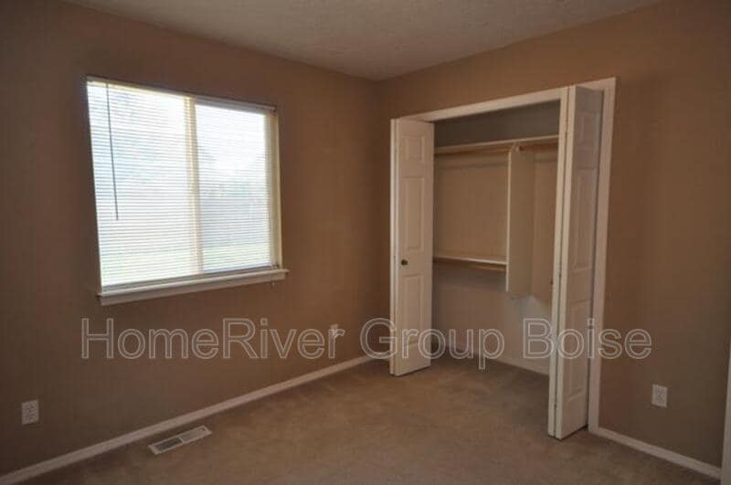Building Photo - 16870 N Barrymore Dr