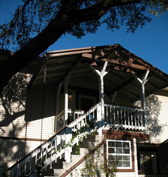 Building Photo - 607 Upson St